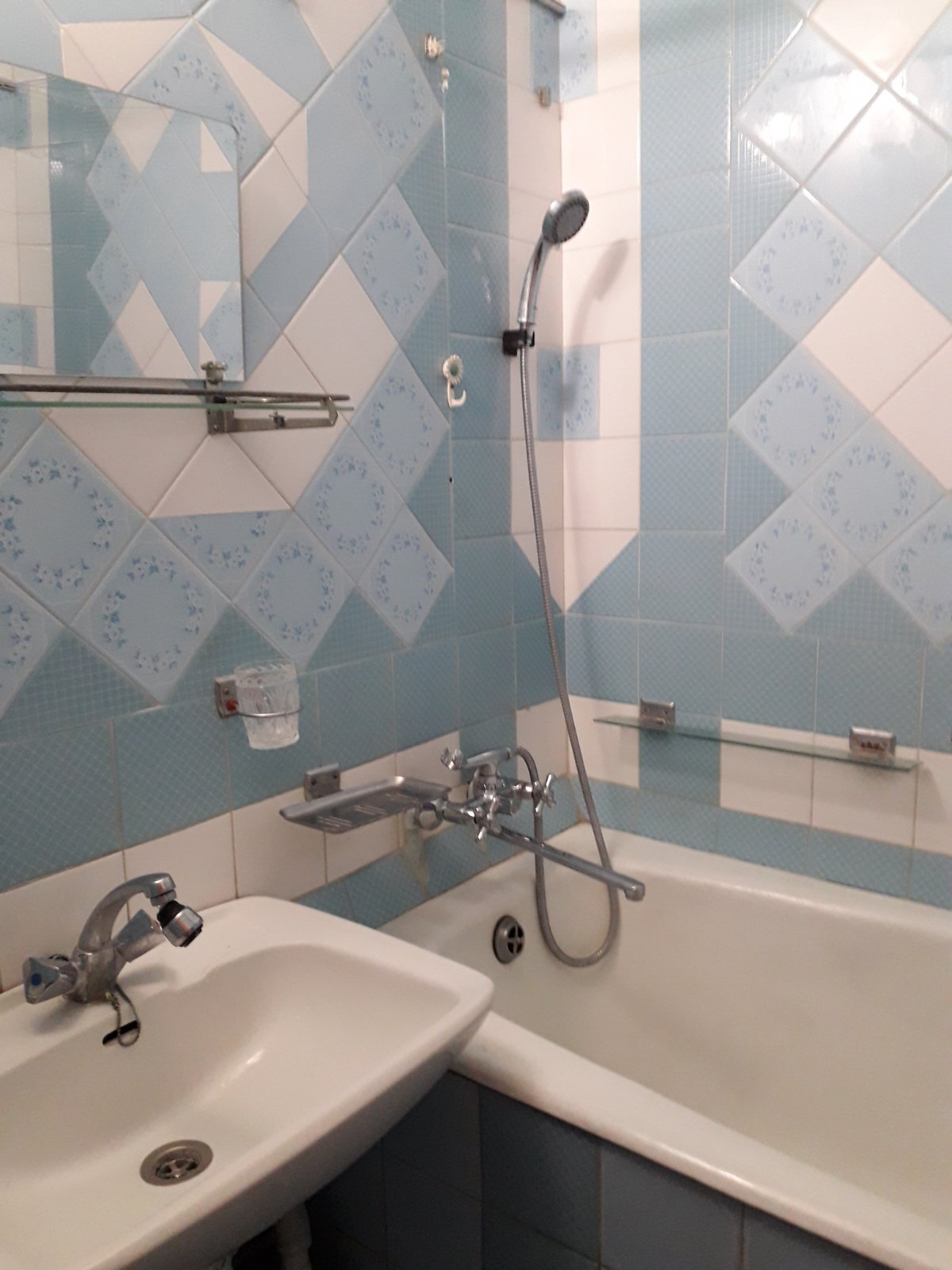 Оренда 1-кімнатної квартири 35 м², Райдужна вул., 35