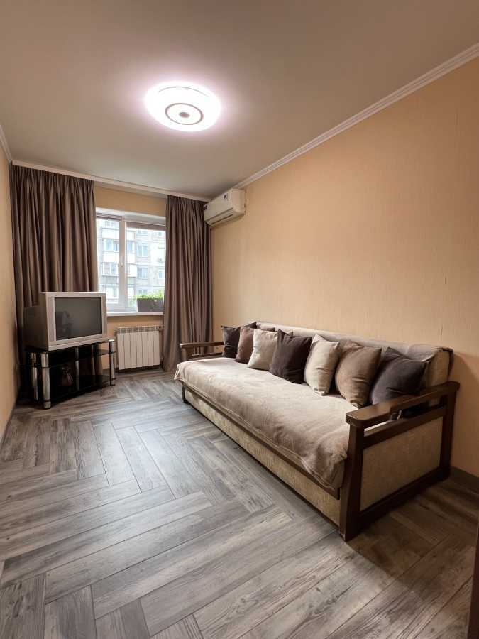 2-комнатная квартира посуточно 48 м², Митрополита Василия Липковского ул., 3