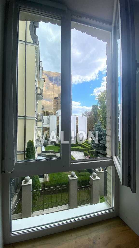 Продажа 3-комнатной квартиры 78 м², Михайловский пер., 17