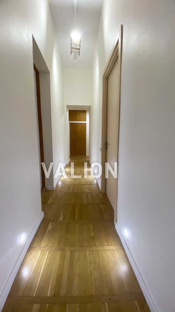 Продажа 3-комнатной квартиры 78 м², Михайловский пер., 17