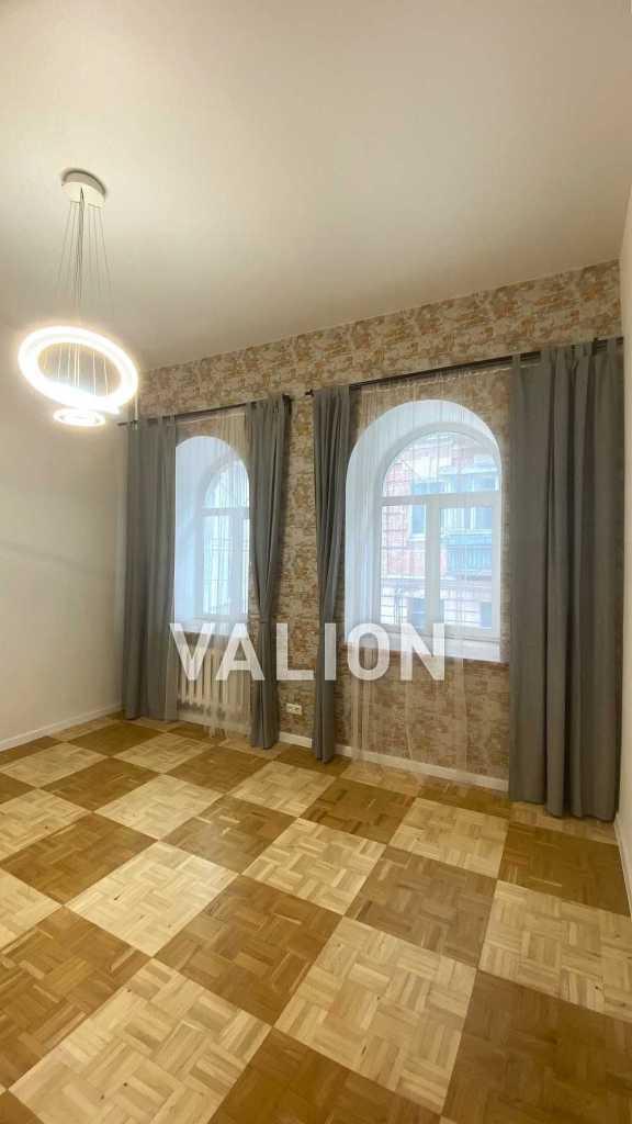 Продажа 3-комнатной квартиры 78 м², Михайловский пер., 17