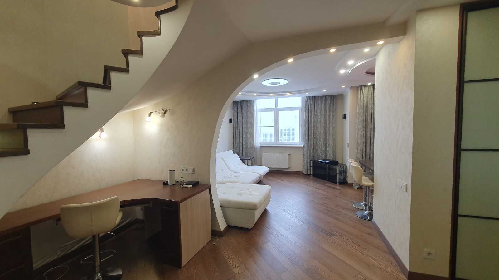 Оренда 4-кімнатної квартири 107 м², Воскресенська вул., 14Б