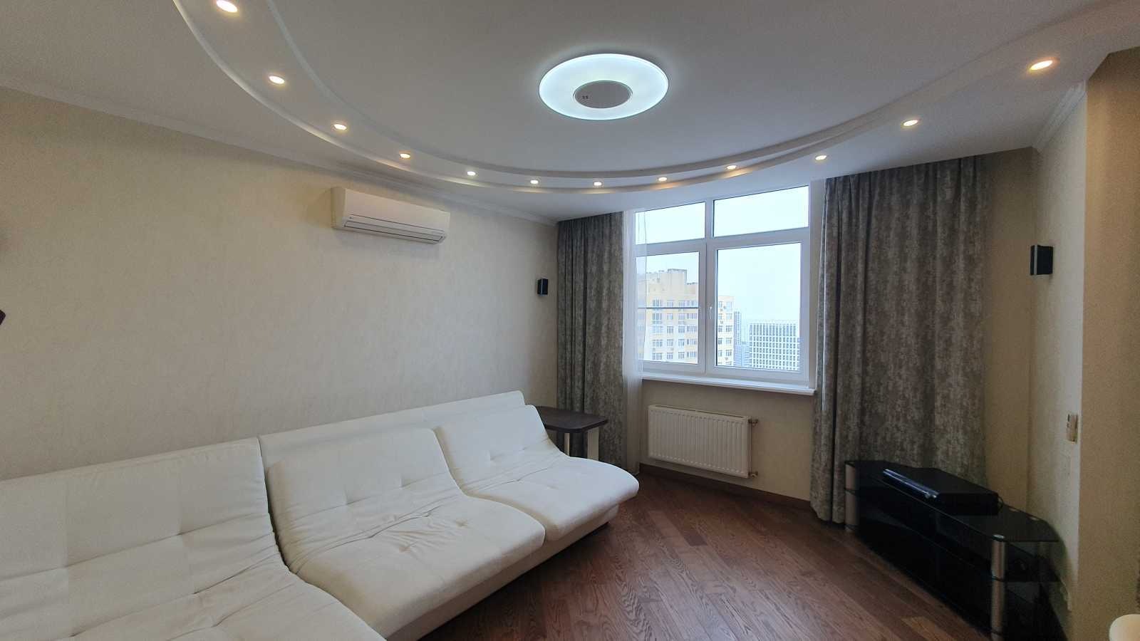 Оренда 4-кімнатної квартири 107 м², Воскресенська вул., 14Б