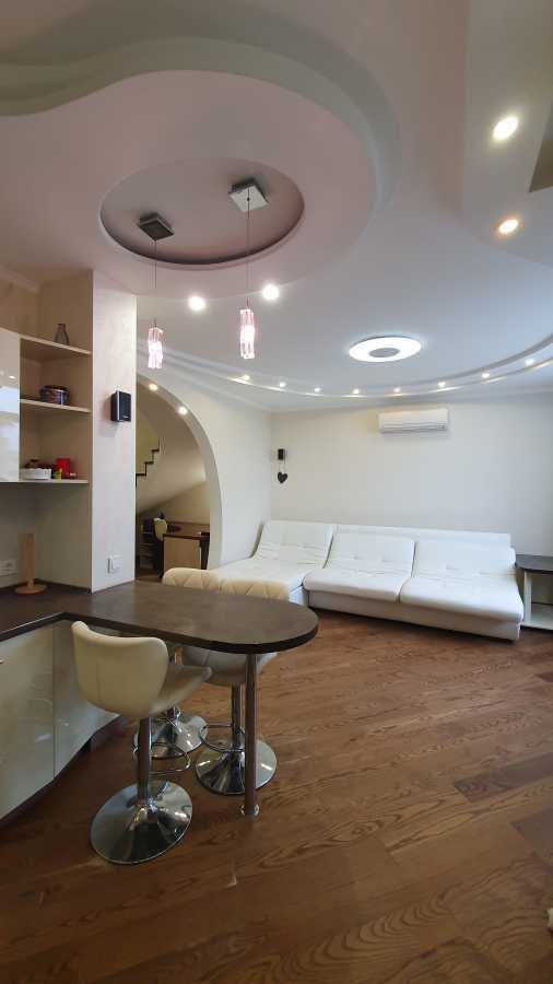 Оренда 4-кімнатної квартири 107 м², Воскресенська вул., 14Б