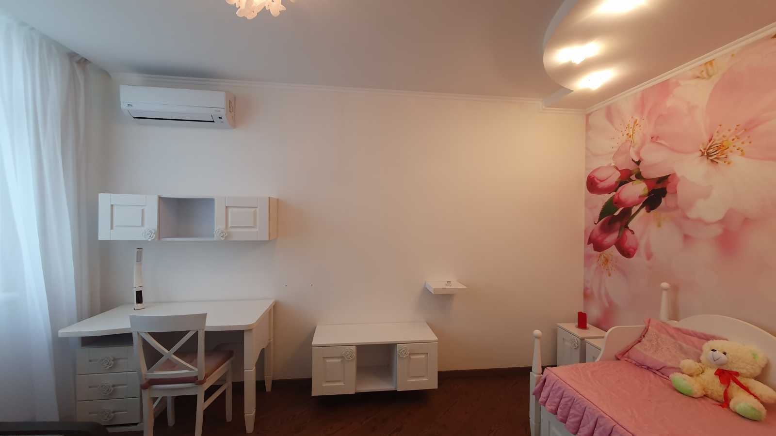 Оренда 4-кімнатної квартири 107 м², Воскресенська вул., 14Б