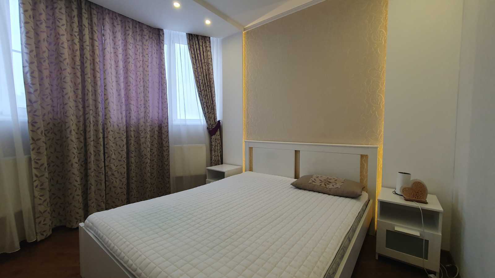 Оренда 4-кімнатної квартири 107 м², Воскресенська вул., 14Б