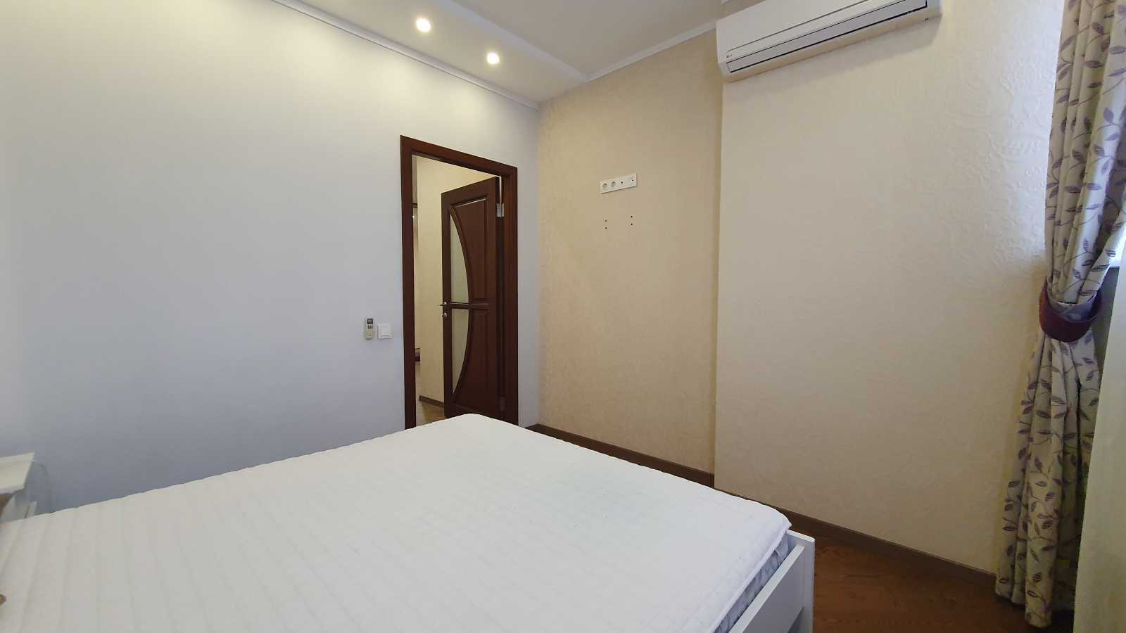 Оренда 4-кімнатної квартири 107 м², Воскресенська вул., 14Б