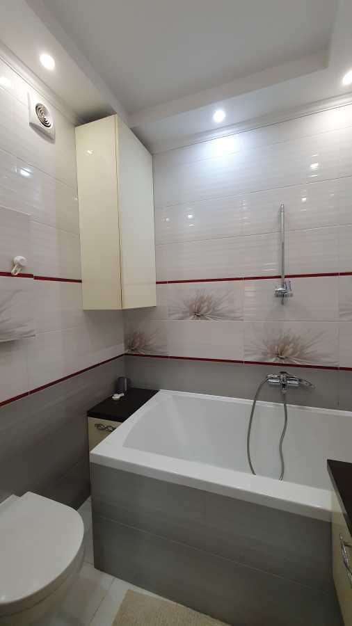 Оренда 4-кімнатної квартири 107 м², Воскресенська вул., 14Б