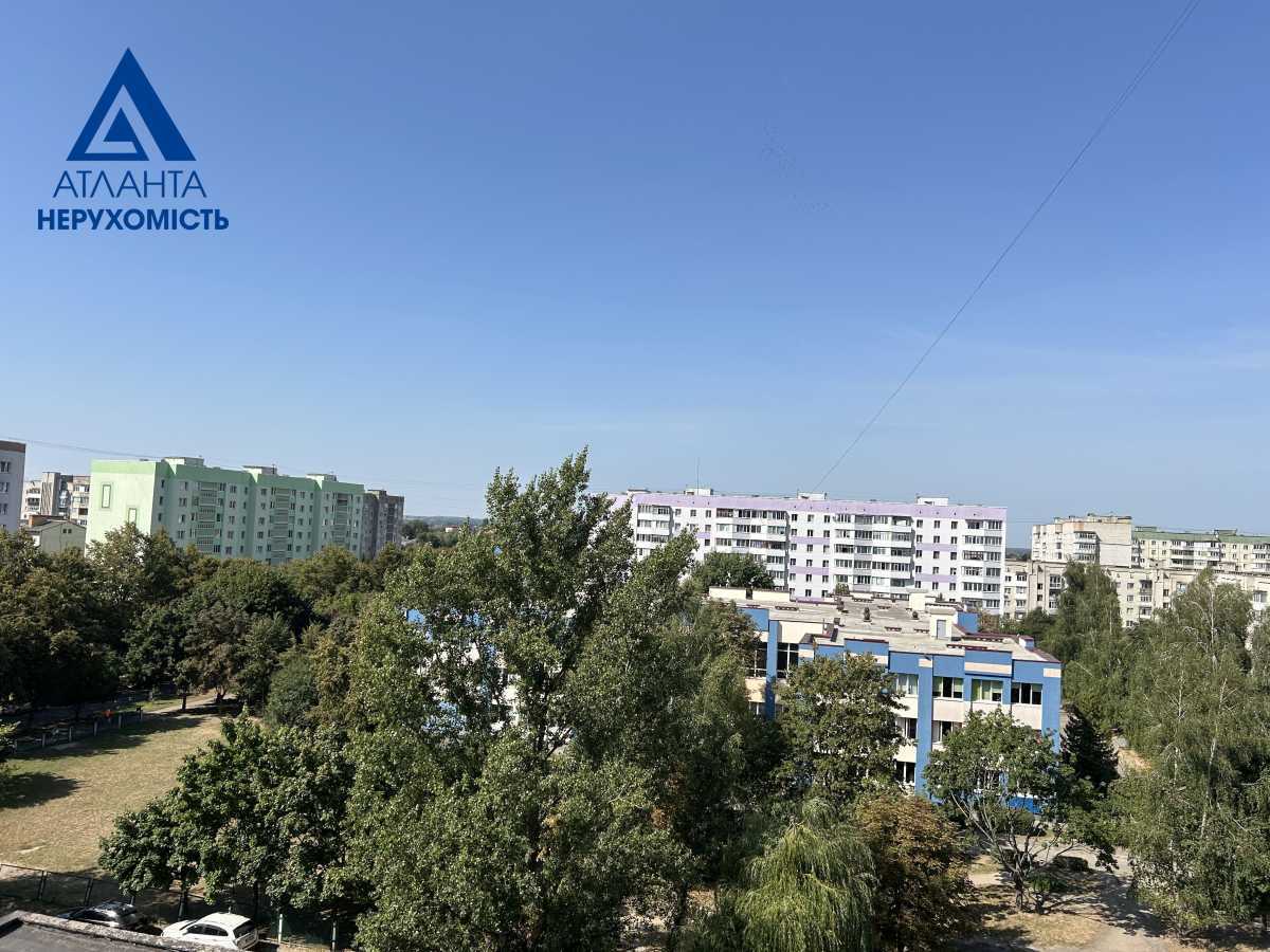 Продаж 3-кімнатної квартири 70 м², Кравчука вул., 7