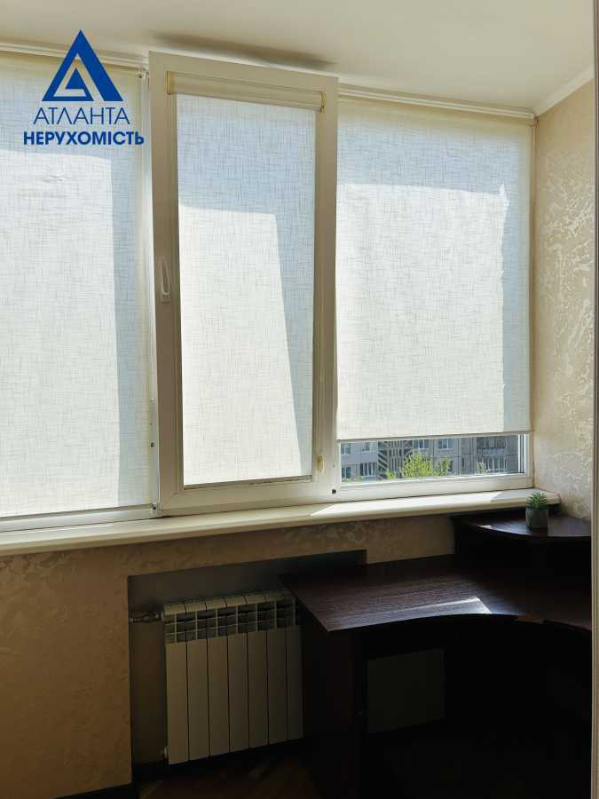 Продаж 3-кімнатної квартири 70 м², Кравчука вул., 7