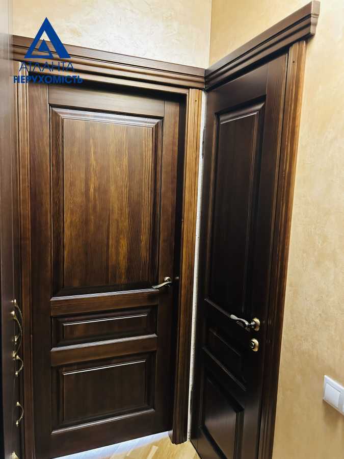 Продаж 3-кімнатної квартири 70 м², Кравчука вул., 7