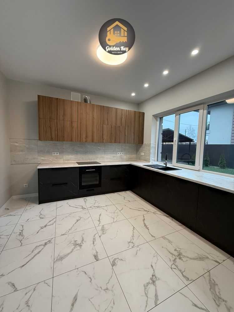 Продажа 4-комнатной квартиры 200 м², Вишнева, 35