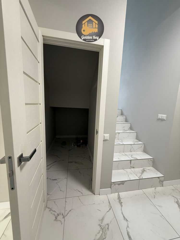 Продажа 4-комнатной квартиры 200 м², Вишнева, 35