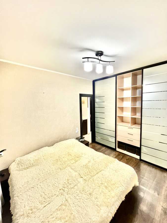 Оренда 2-кімнатної квартири 40 м², Святошинська вул., 27Г