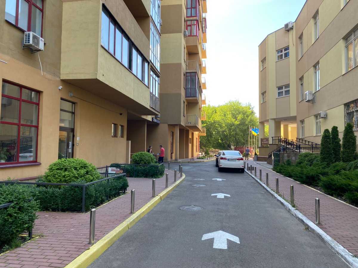 Аренда офиса 100 м², Евгения Коновальца ул., 36Е