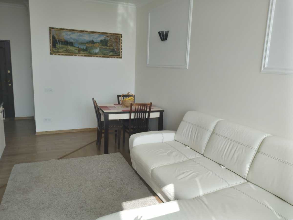 Оренда 2-кімнатної квартири 55 м², Дмитрівська вул., 82