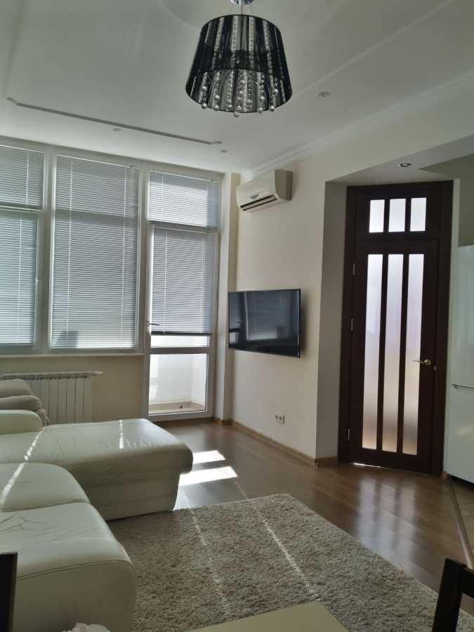 Оренда 2-кімнатної квартири 55 м², Дмитрівська вул., 82