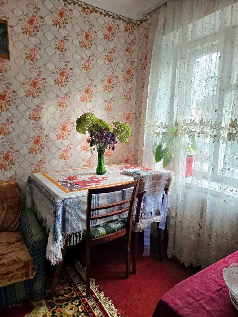 Продаж 2-кімнатної квартири 41 м², Січневого Прориву вул.