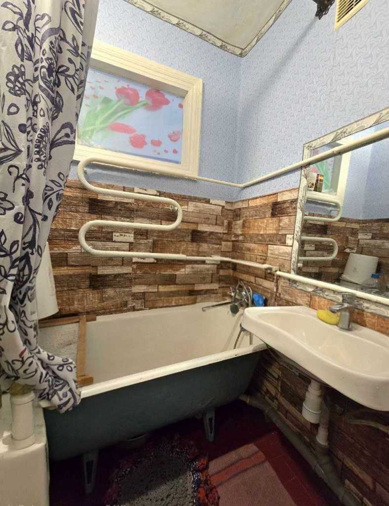 Продаж 2-кімнатної квартири 41 м², Січневого Прориву вул.