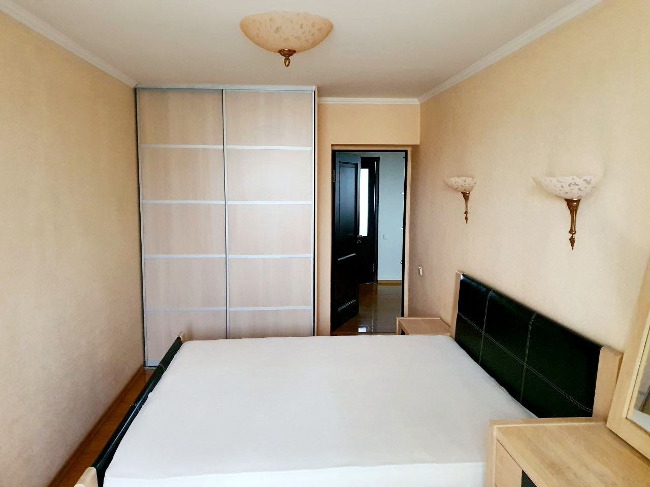 Оренда 3-кімнатної квартири 71 м², Телевізійна вул.