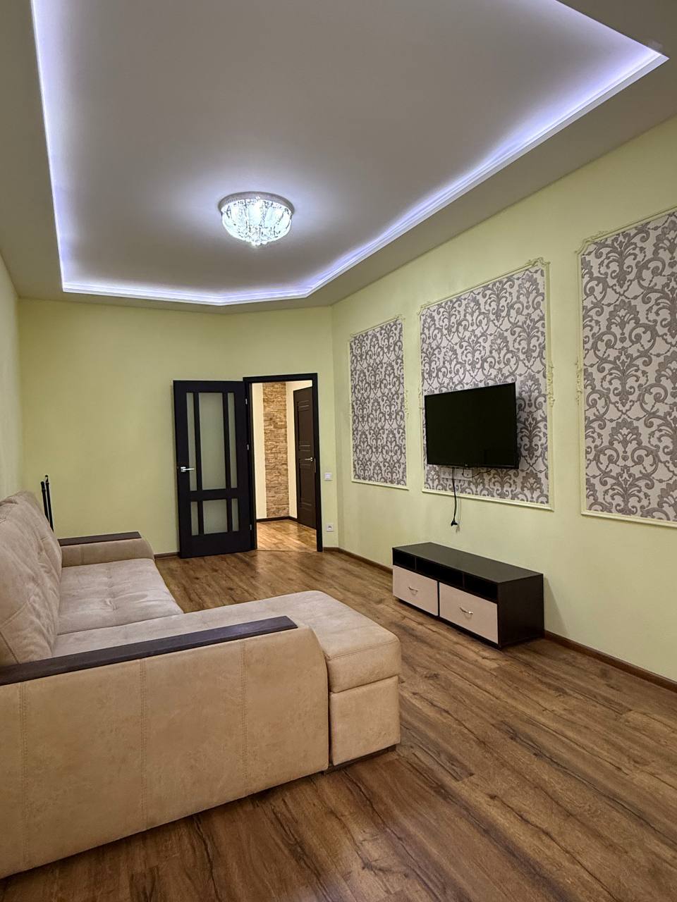 Оренда 2-кімнатної квартири 48 м², Євпаторійська вул.