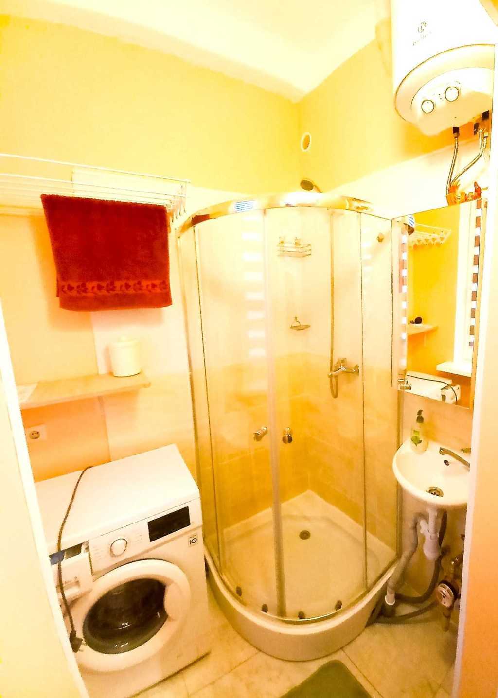 Оренда 2-кімнатної квартири 48 м², Волинська вул., 8