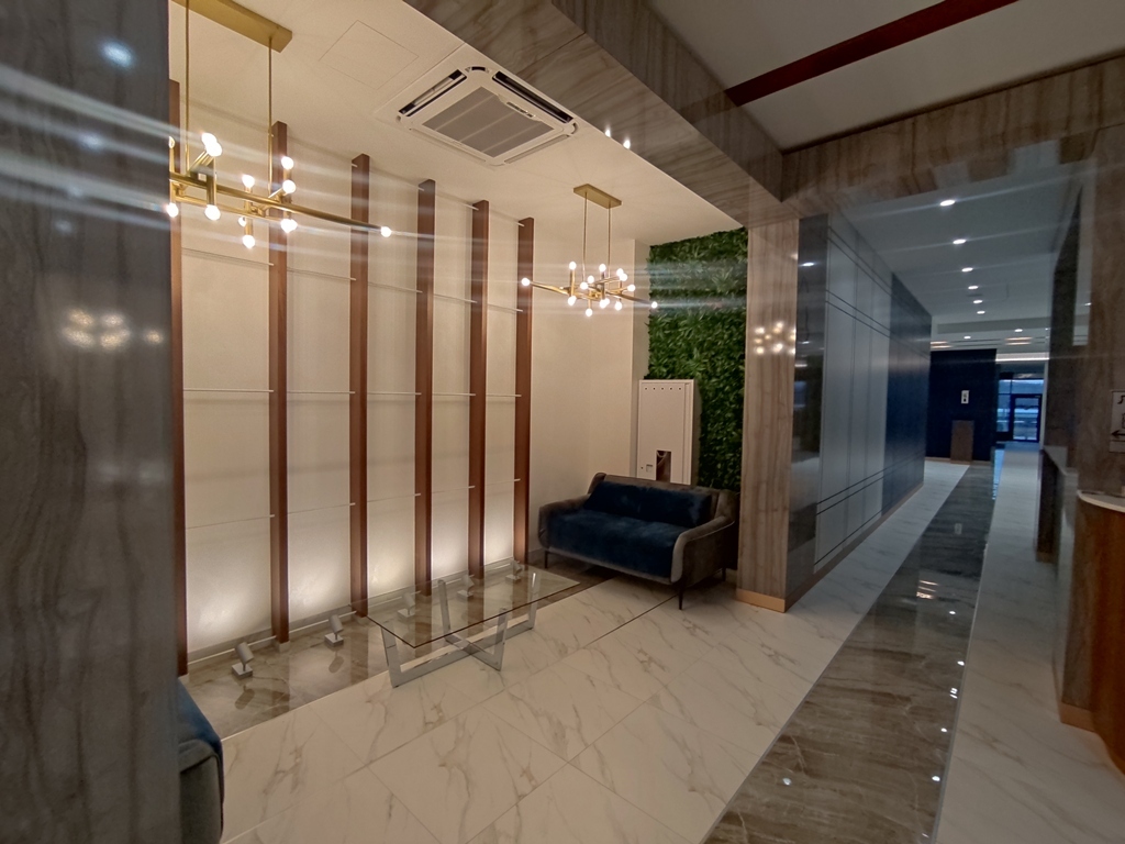 Продажа 4-комнатной квартиры 162 м², Зверинецкая ул.