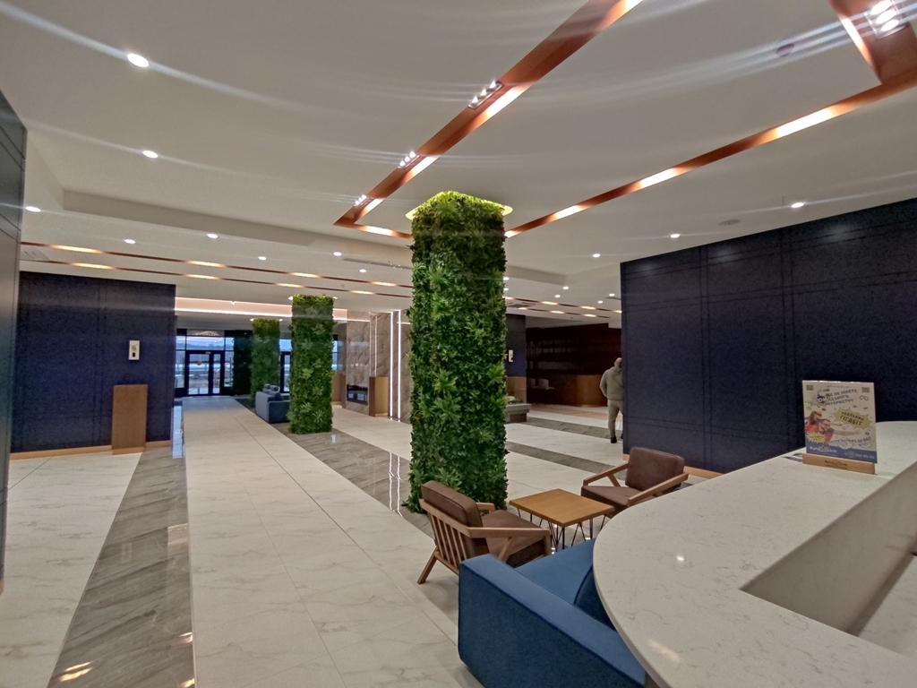 Продажа 4-комнатной квартиры 162 м², Зверинецкая ул.