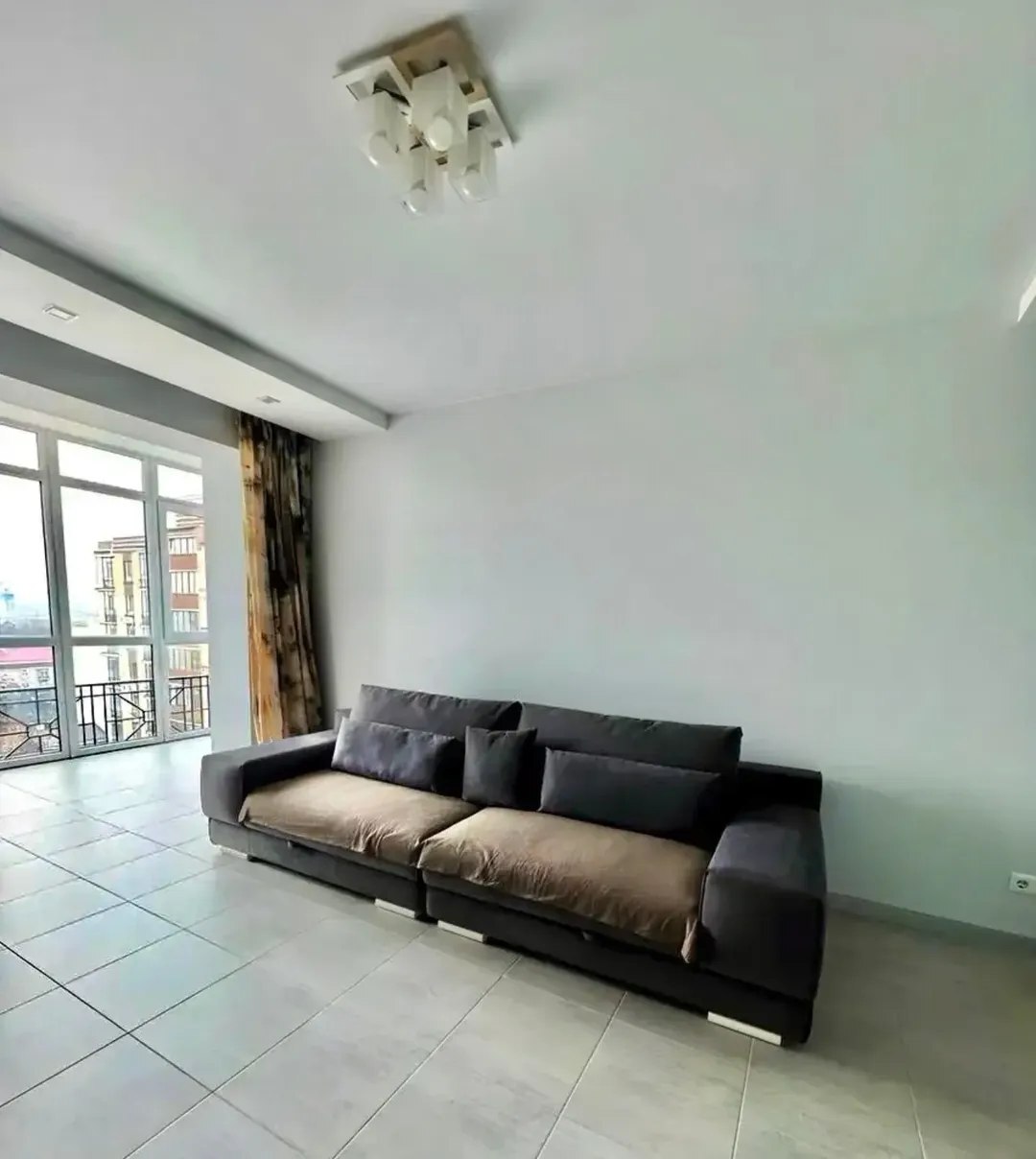 Продаж 1-кімнатної квартири 44 м², Володимира Антоновича вул.