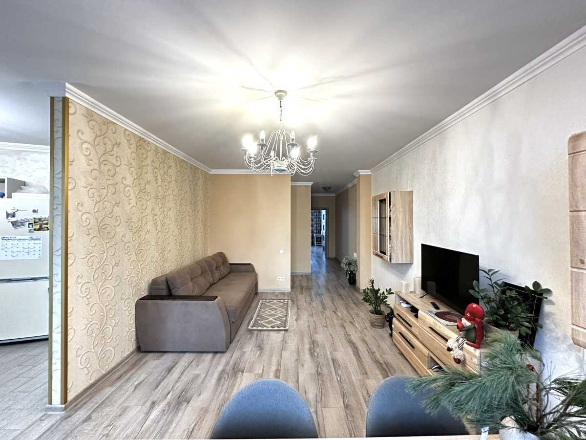 Продажа 2-комнатной квартиры 76 м², Героев Сталинграда просп., 2Д