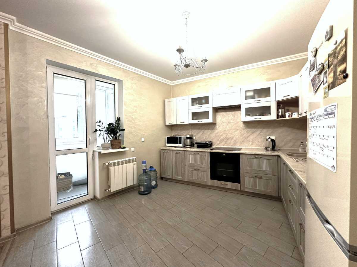 Продажа 2-комнатной квартиры 76 м², Героев Сталинграда просп., 2Д