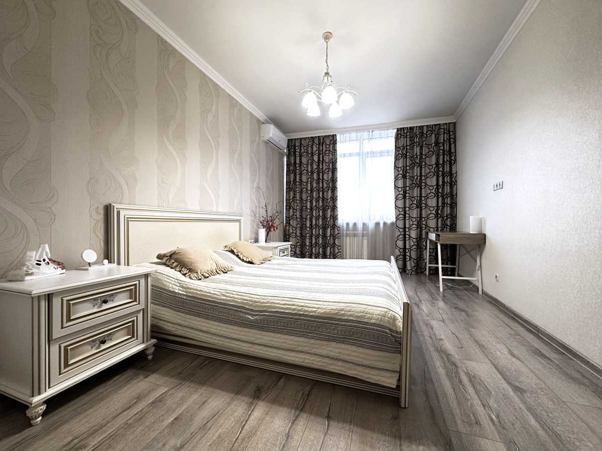 Продажа 2-комнатной квартиры 76 м², Героев Сталинграда просп., 2Д