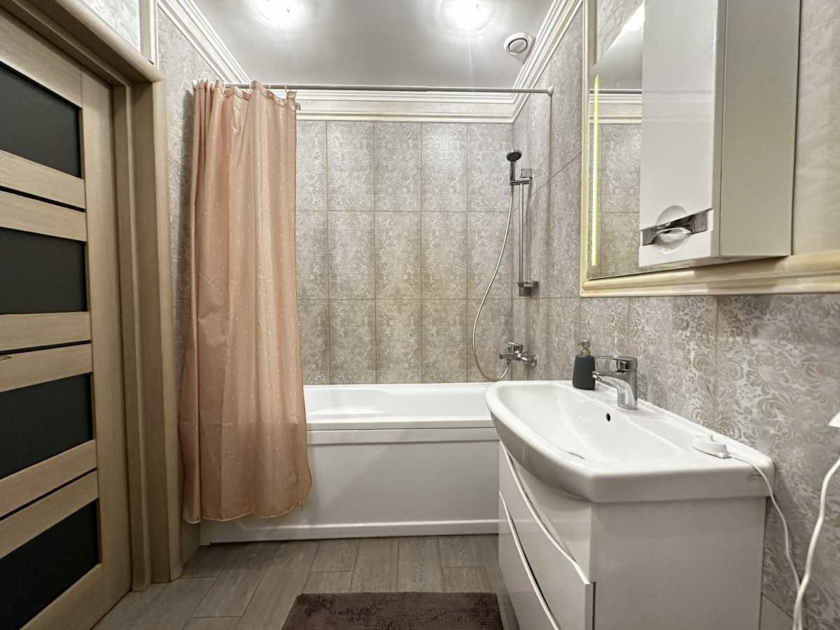 Продажа 2-комнатной квартиры 76 м², Героев Сталинграда просп., 2Д