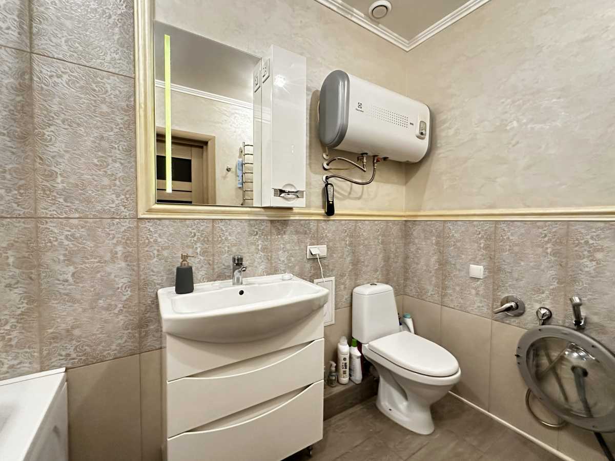 Продажа 2-комнатной квартиры 76 м², Героев Сталинграда просп., 2Д