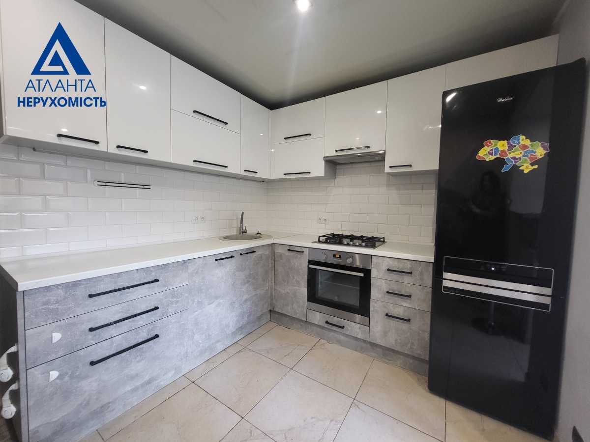 Продаж 3-кімнатної квартири 74 м², Конякіна вул., 21