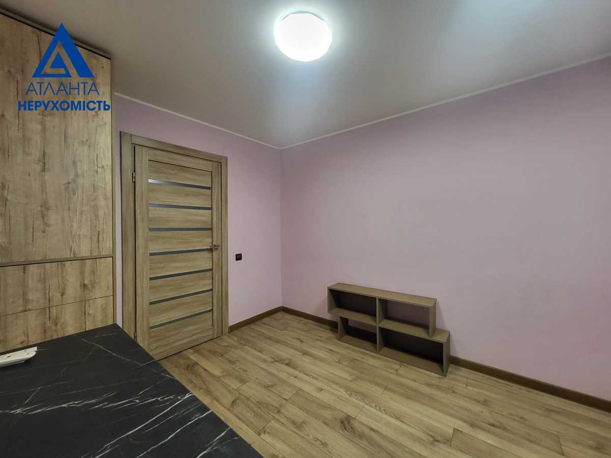 Продаж 3-кімнатної квартири 74 м², Конякіна вул., 21