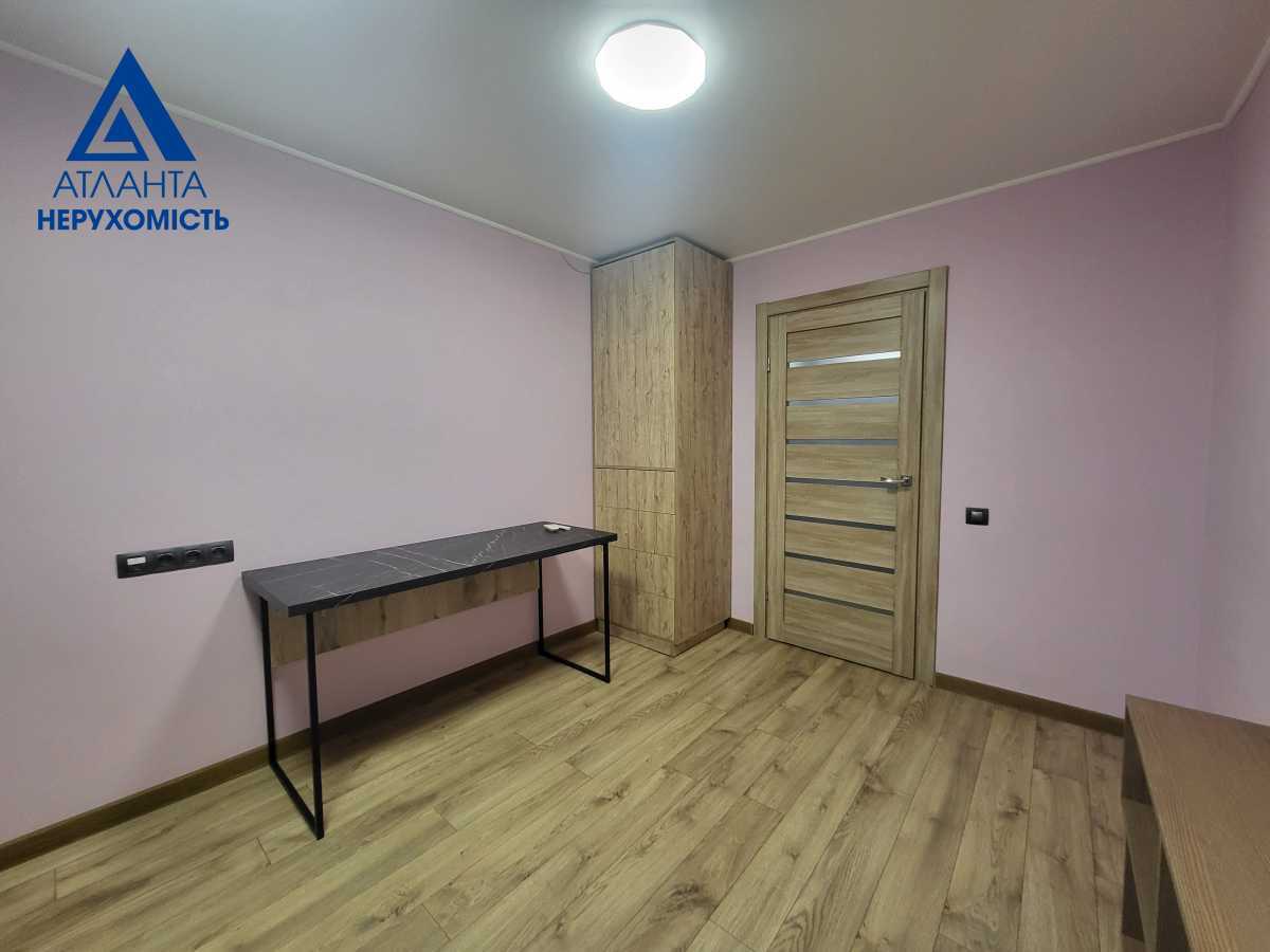 Продаж 3-кімнатної квартири 74 м², Конякіна вул., 21