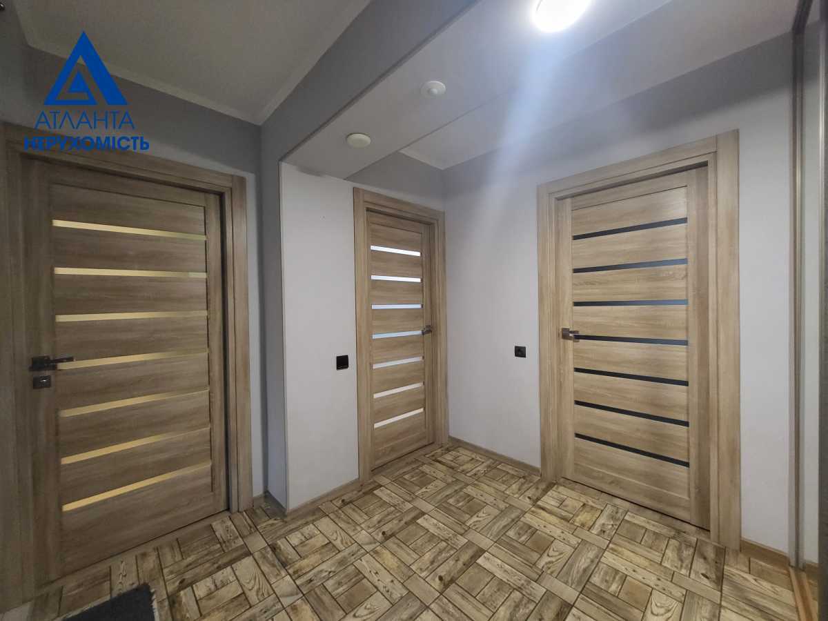 Продаж 3-кімнатної квартири 74 м², Конякіна вул., 21