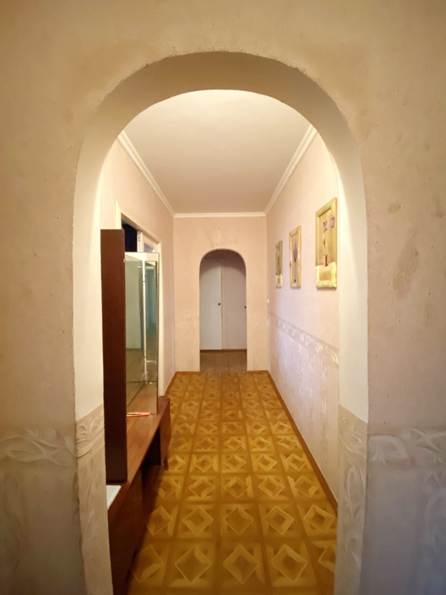 Продажа 3-комнатной квартиры 76 м², Озерная ул.