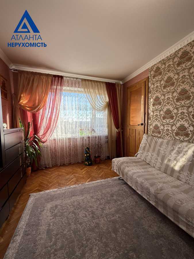 Продаж 3-кімнатної квартири 63.5 м², Кравчука вул., 3
