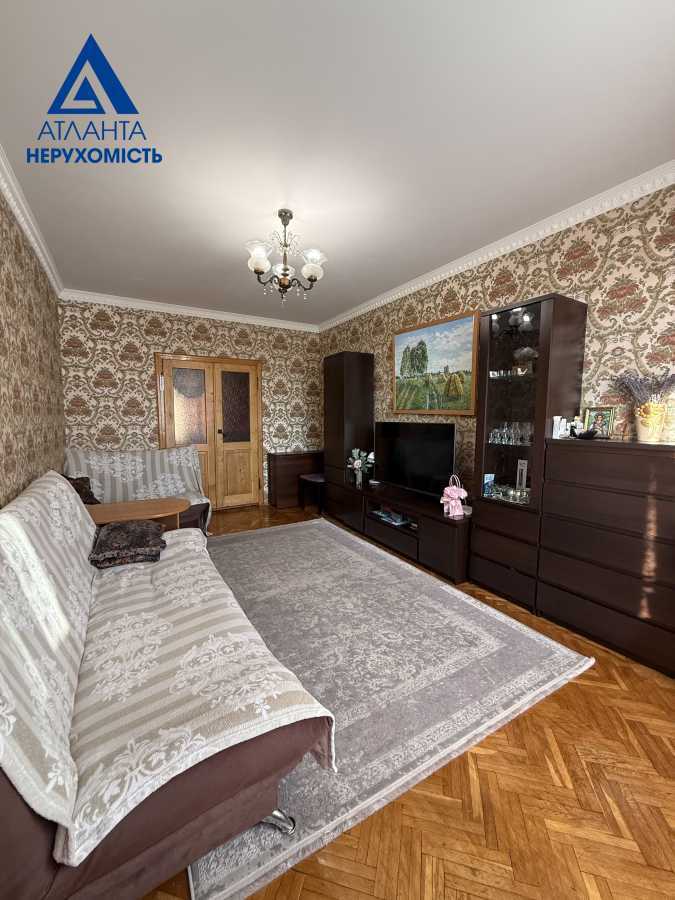 Продаж 3-кімнатної квартири 63.5 м², Кравчука вул., 3