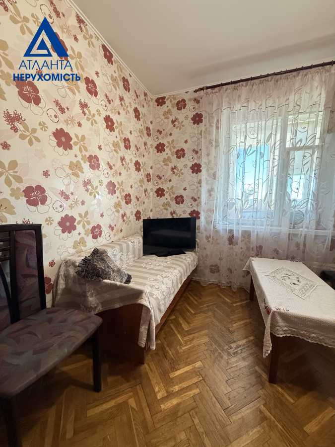 Продаж 3-кімнатної квартири 63.5 м², Кравчука вул., 3