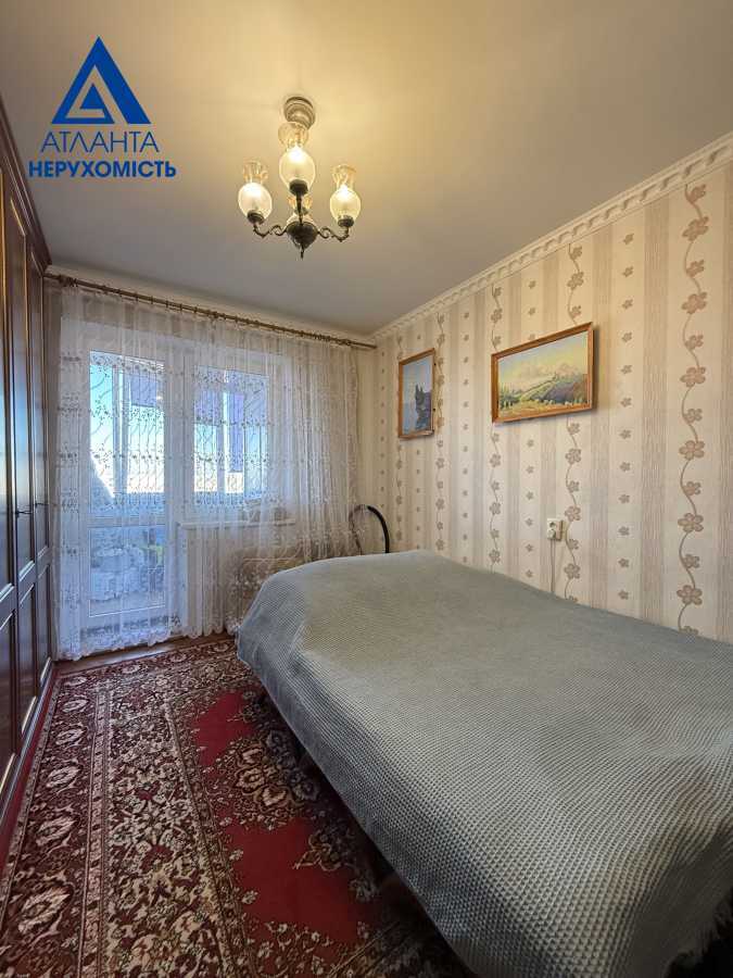 Продаж 3-кімнатної квартири 63.5 м², Кравчука вул., 3