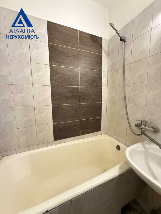 Продаж 3-кімнатної квартири 63.5 м², Кравчука вул., 3