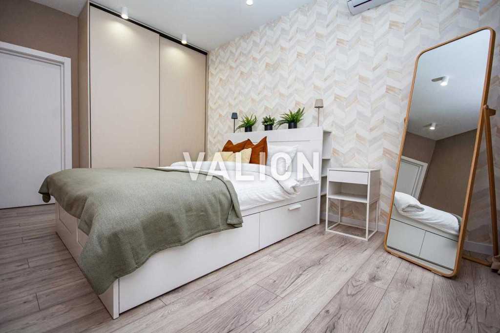 Продажа 2-комнатной квартиры 77.5 м², Деловая ул., 1/2