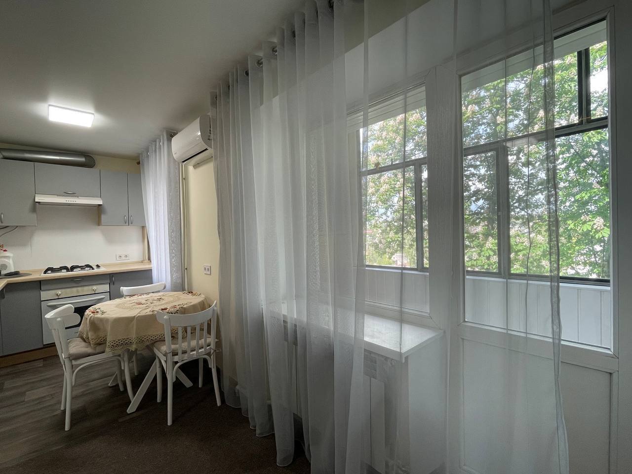 Оренда 2-кімнатної квартири 42 м², Полігонна вул.