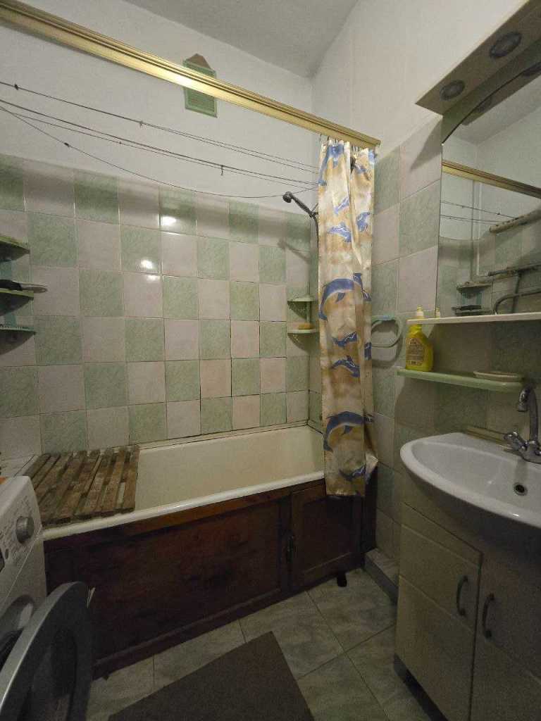 Продаж 2-кімнатної квартири 46.8 м², Сонячна вул.