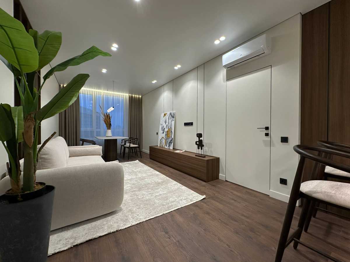 Продажа 2-комнатной квартиры 84 м², Днепровская наб., 15Ж