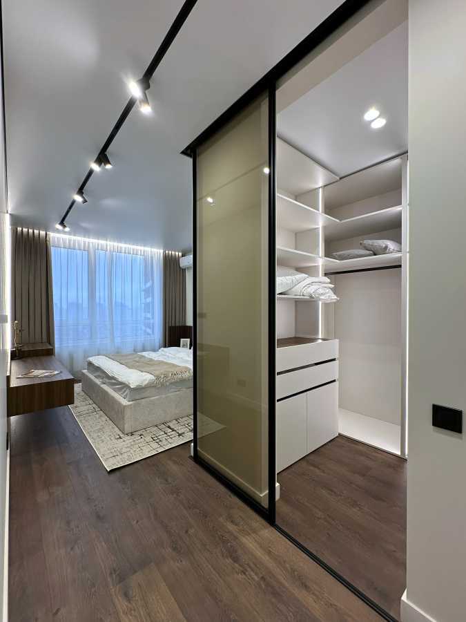 Продажа 2-комнатной квартиры 84 м², Днепровская наб., 15Ж