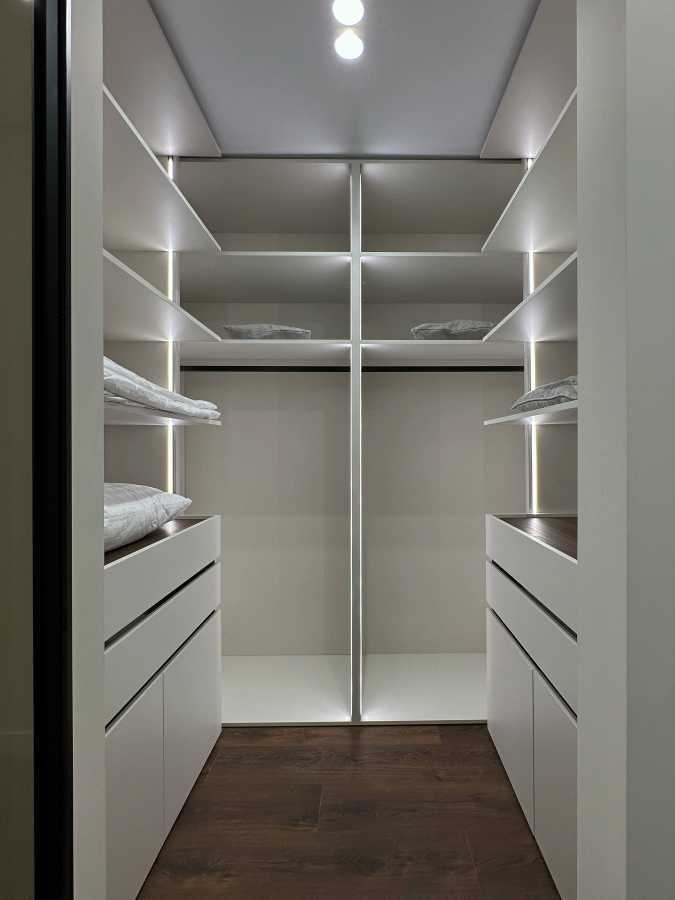 Продажа 2-комнатной квартиры 84 м², Днепровская наб., 15Ж